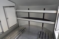 Trailershop Regal Boden Staufächer verstellbar für Roadster 1000