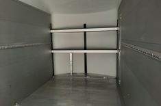 Trailershop Regal Boden Staufächer verstellbar montiert für Debon Roadster 400 500