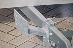 Halter Reserveradhalter mit Montageplatte verzinkt Deichselmontage Wandmontage