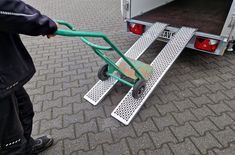 Auffahrampen Alu Rampen gelocht 200cm im Paar bis 400kg Traglast