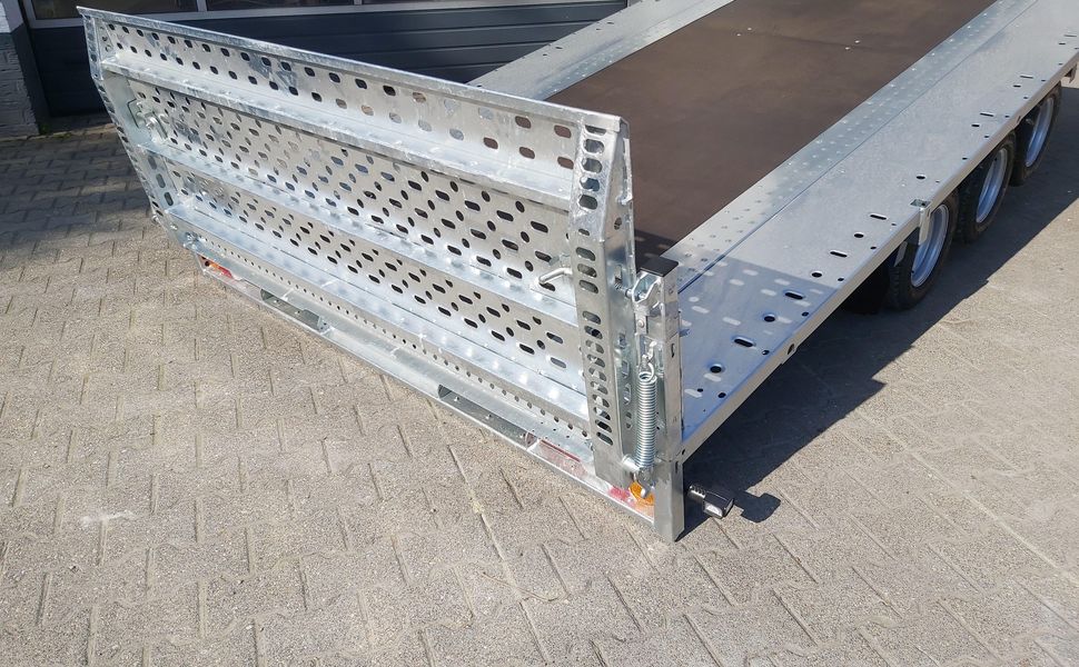 trailershop.de Rampe durchgehend Höhe 60cm für 210cm breite und ankippbare CarGO Connect