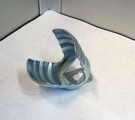 Steckerhalter aus Metall für 7 und 13 Pol
