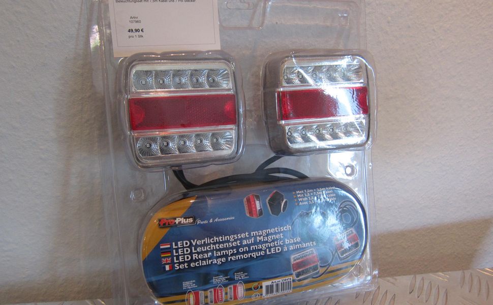 trailershop.de Anhänger Zubehör Beleuchtungsanlage LED Rückleuchten mit Kabel Stecker mit Magnethalterung.JPG