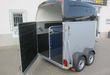 trailershop.de Pferdeanhaenger Boeckmann Champion C 2400kg Heckflügeltür blackline CFFplus 100 kmH 2400kg Türkombi.JPG
