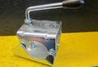 trailershop.de Anhänger Zubehör Klemmschelle 60mm mit Knebelschraube M12 Universalbohrungen Bild C.JPG