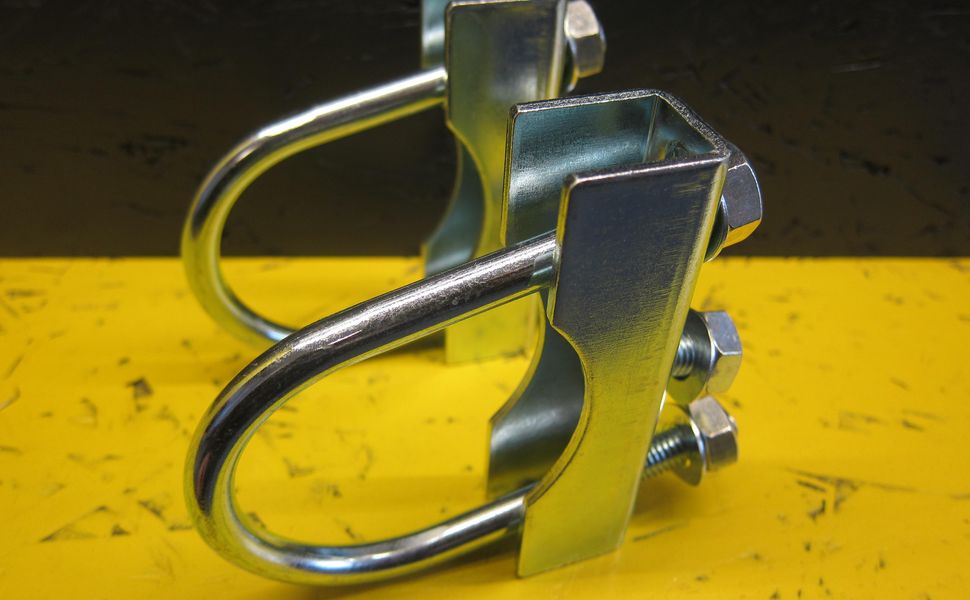 trailershop.de Zubehör Halter Klemmbügel für Stützradklemmschelle Deichsel Rohr 60mm rund.JPG