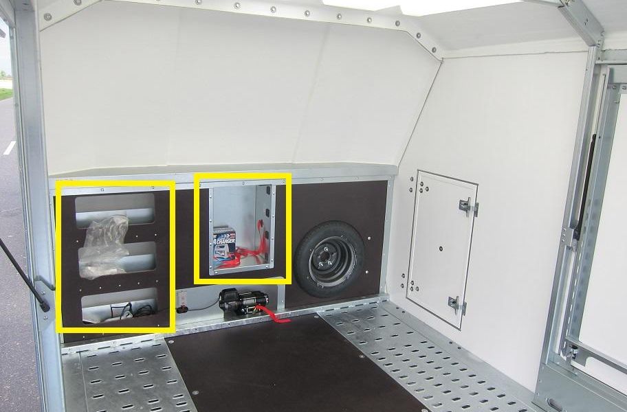 trailershop.de BJT Race Sport Transporter 500x200x175cm E Winde Staufächer 2600kg Ansicht innen detail.JPG