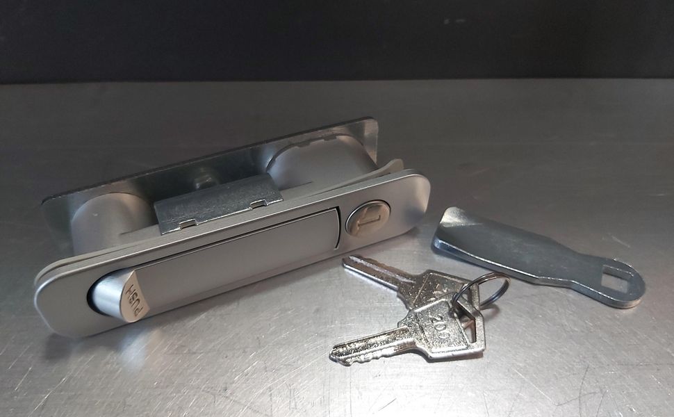 trailershop.de Türgriff flach einbau für Debon Tür Streetboxx C255 Roadster C300 C500 C500XL C700 A