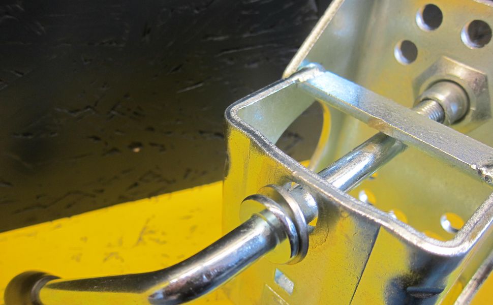trailershop.de Anhänger ersatzteil Knebelschraube für 60mm Klemmschelle ohne schelle.JPG