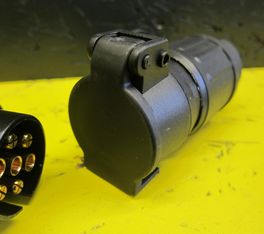 Adapter 13 Pol Anschluß Auto, 7 Pol Anschluß Anhänger 12V Kunststoff
