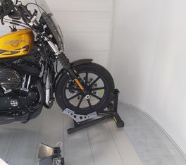 Motorrad Parkklemme / Wippe Bike Rack schwarz 16-19" Zoll stand alone 1