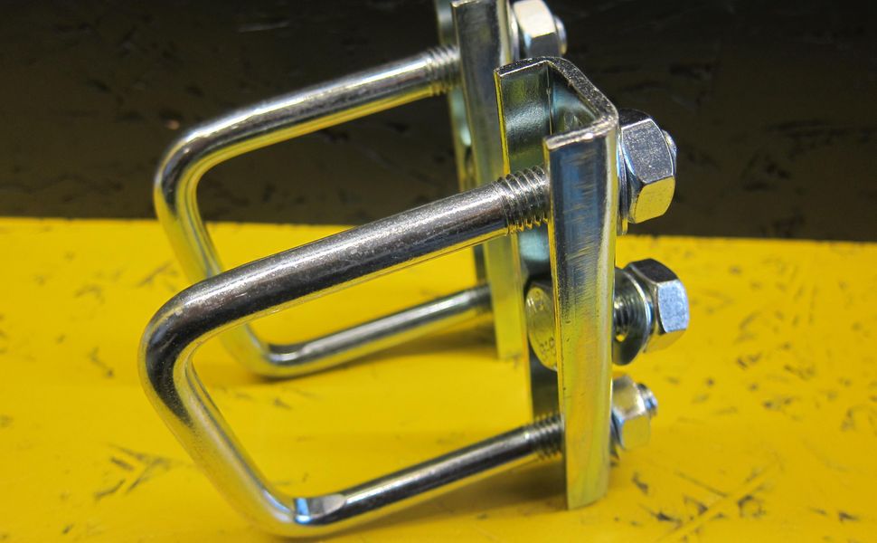 trailershop.de Zubehör Halter für Stützradklemmschelle für Deichselmontage 60mm eckig.JPG
