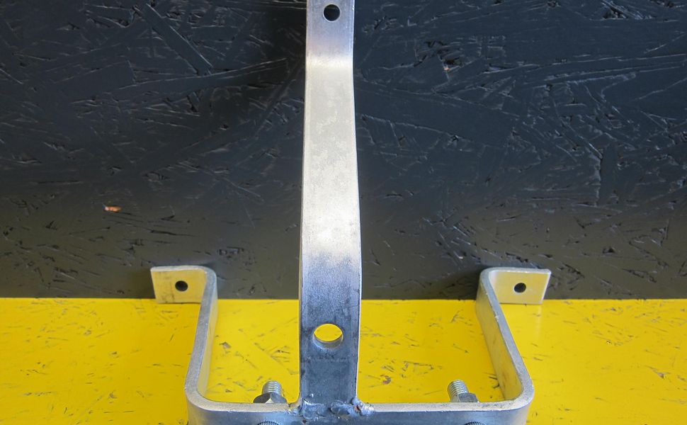 trailershop.de Zubehör Reserveradhalter für 4 und 5 Loch Felgen 402510.JPG