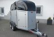 trailershop.de Pferdeanhaenger Boeckmann Champion C 2400kg Heckflügeltür blackline CFFplus 100 kmH 2400kg Front.JPG