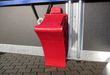 trailershop.de Anhänger Zubehör 400690 Unterleglegkeil mit Halter rot Ansicht.JPG