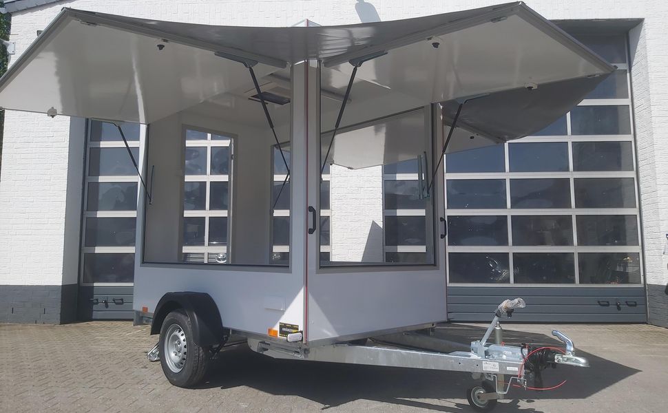 trailershop.de Verkaufsanhänger TFS Multi VK 252.00 250x150x200cm 3 Klappen Hecktür 230Volt Dachlüfter 100 1300kg A