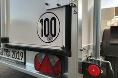 100 km/H Fahrwerk Aufrüstung Achse gebremst für Böckmann Koffer Anhänger