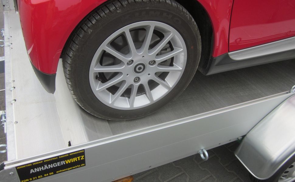 trailershop.de Anssems Zubehör Radstopper AMT Aktion Reifen.JPG