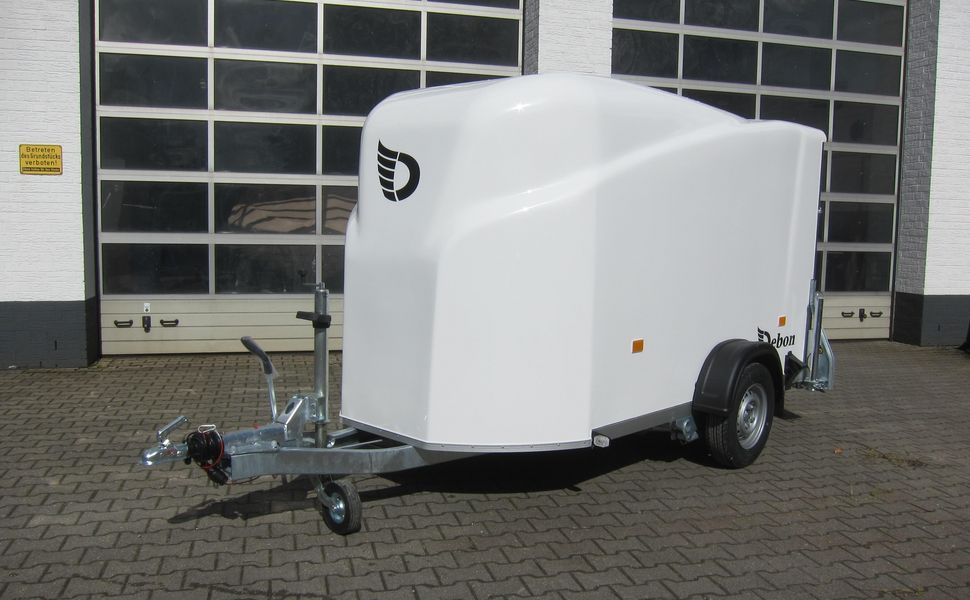 trailershop.de Kofferanhänger Streetboxx Mplus 300x155x168cm Pullman II 100kmH white aerodynamik Ansicht Front.JPG