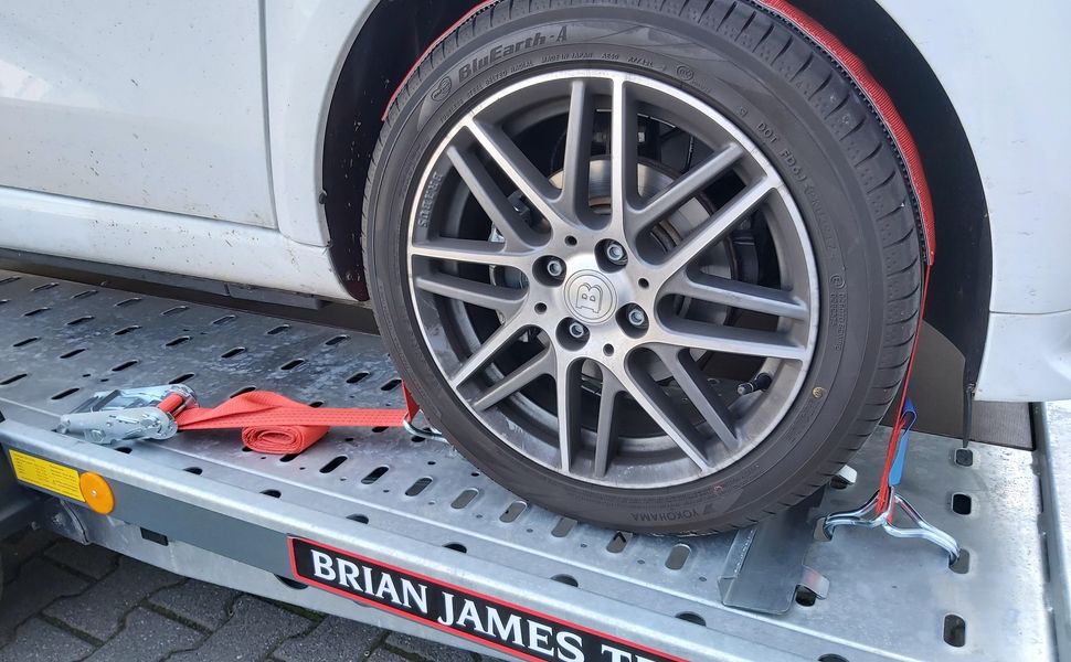 trailershop.de BJT A4 Transporter Radspanngurte (ROT) Gurtführung längs über Reifen HD - 4 Set