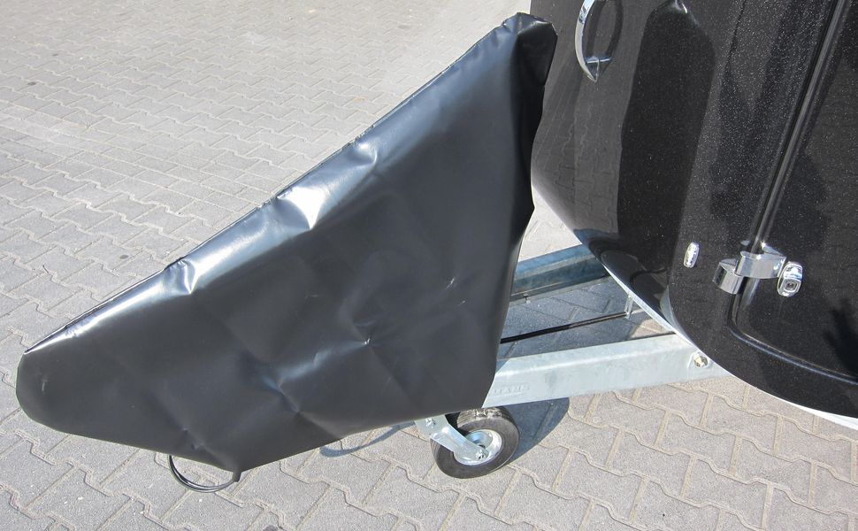 trailershop.de Zubehör Abdeckhaube schwarz Art 50174.JPG