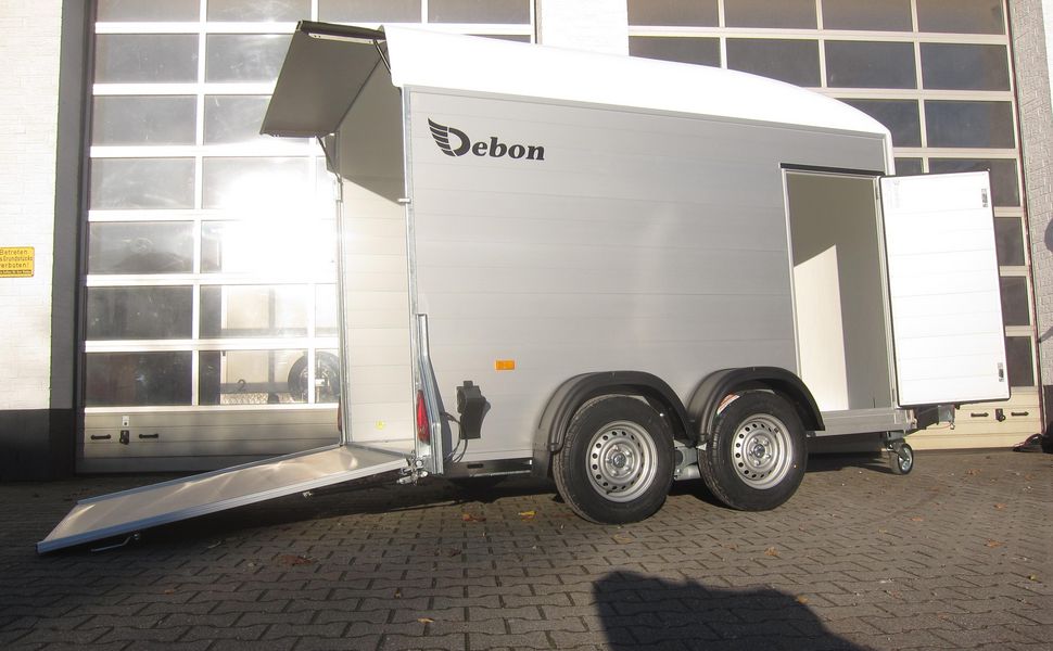 trailershop ANHAENGER WIRTZ Cargoboxx Mplus roadster 300x166x194cm Aluaufbau Seitentür white 100kmH Pullman 2600kg.JPG
