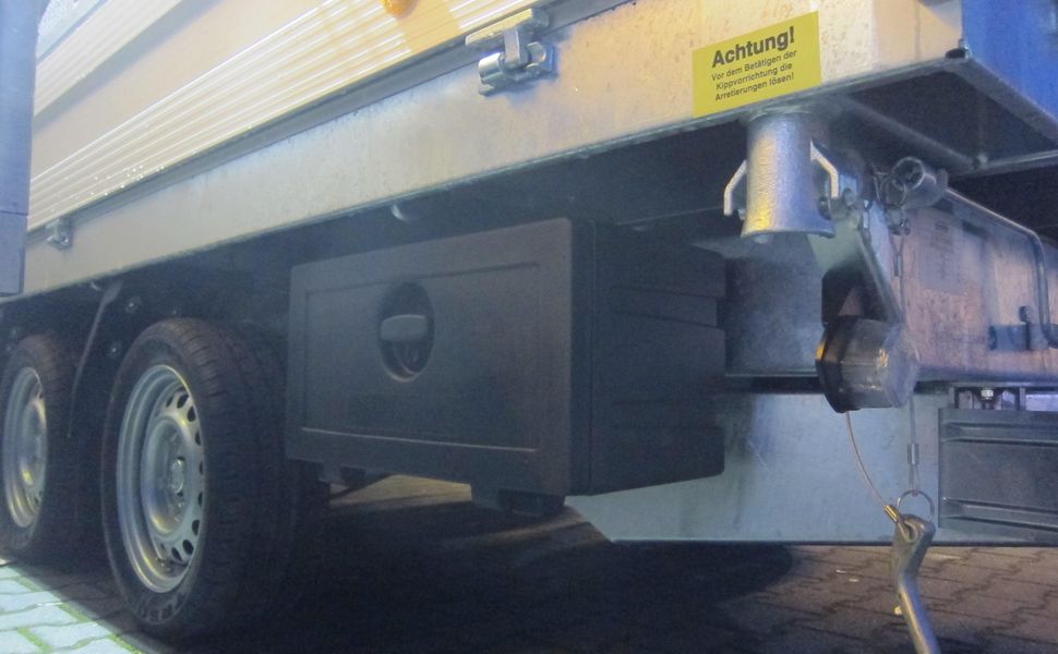 trailershop.de Werkzeugbox Staukasten 440x150x210 mm Böckmann.JPG