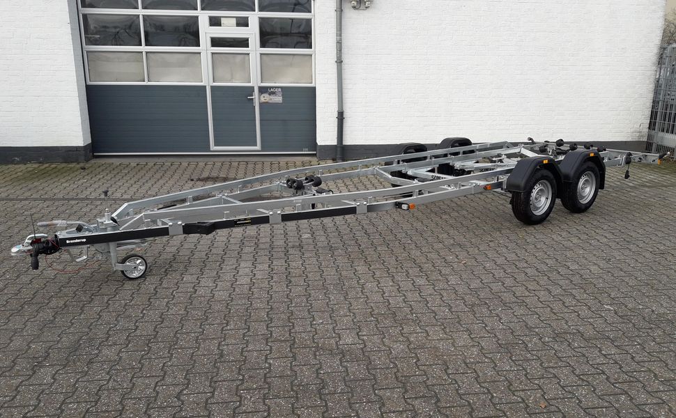 trailershop.de Brenderup Bootstrailer Premium 2422500B SR 2500 Superrollen Winde 2500kg Online AKTION A
